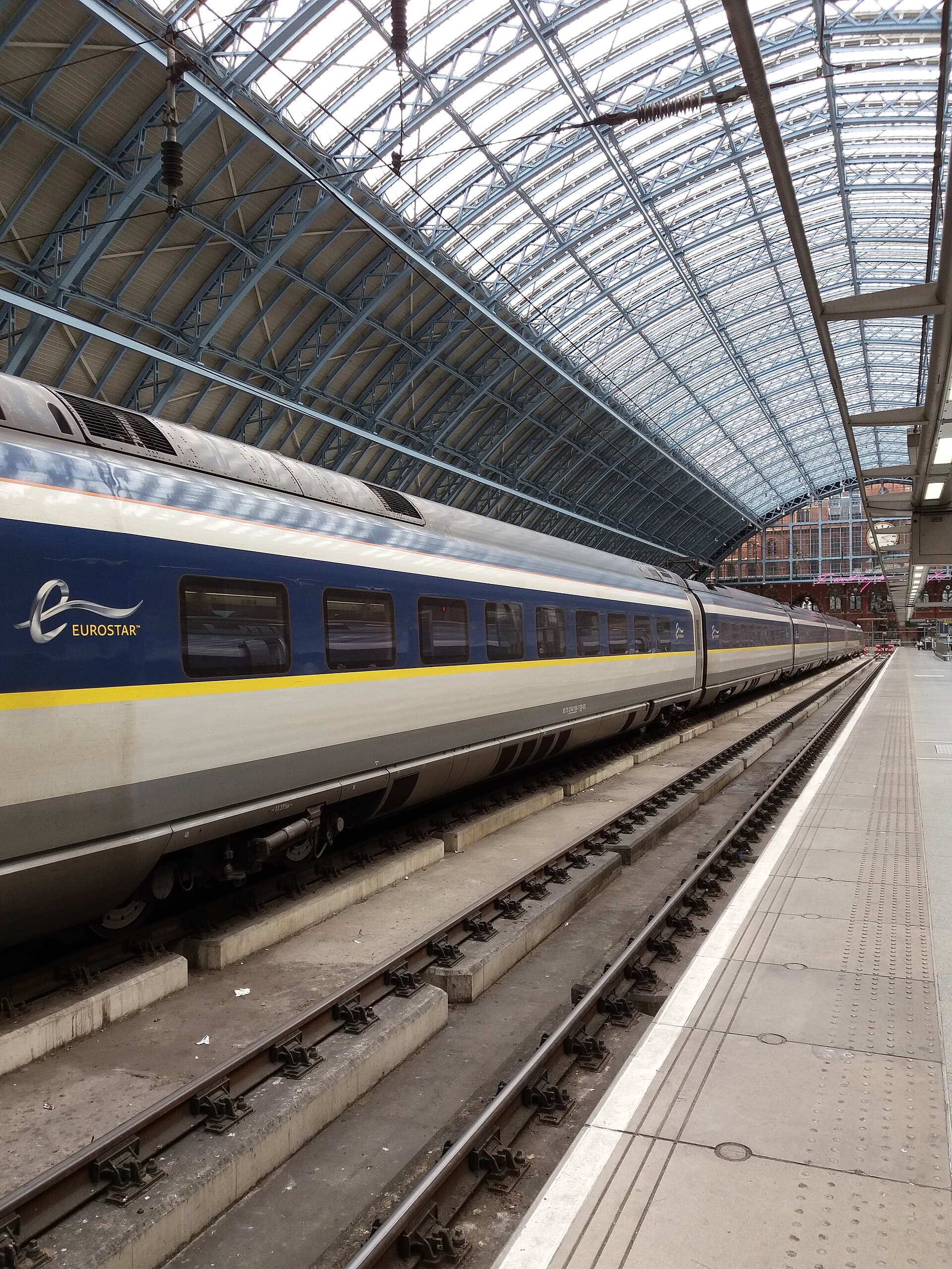 A Eurostar train waiting beneath the arched roof of St Pancras International